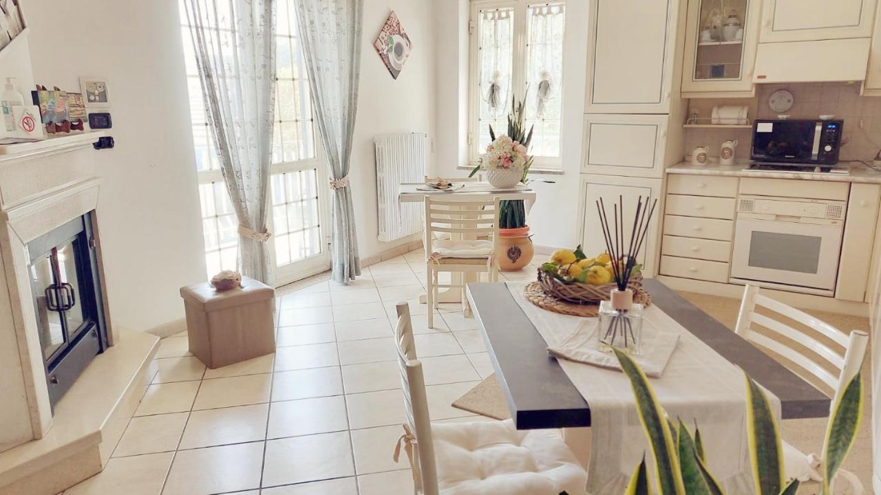 פומפיי B&B Maison Blanche מראה חיצוני תמונה